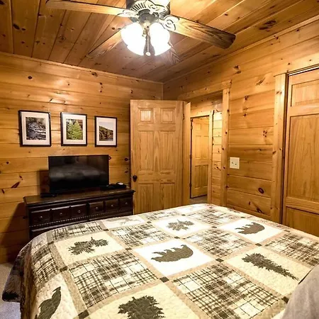 Private Creekside Cabin+Hot Tub,Pool Table, & Pets Ellijay Exterior photo