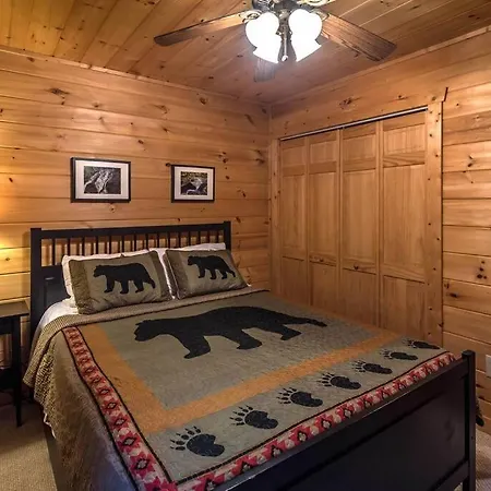 Private Creekside Cabin+Hot Tub,Pool Table, & Pets Ellijay Exterior photo