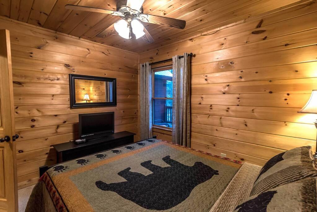 Private Creekside Cabin+hot Tub,pool Table, & Pets Ellijay