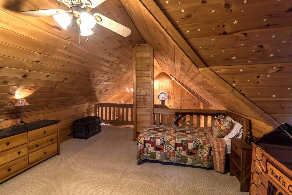 Private Creekside Cabin+hot Tub,pool Table, & Pets Holiday home *