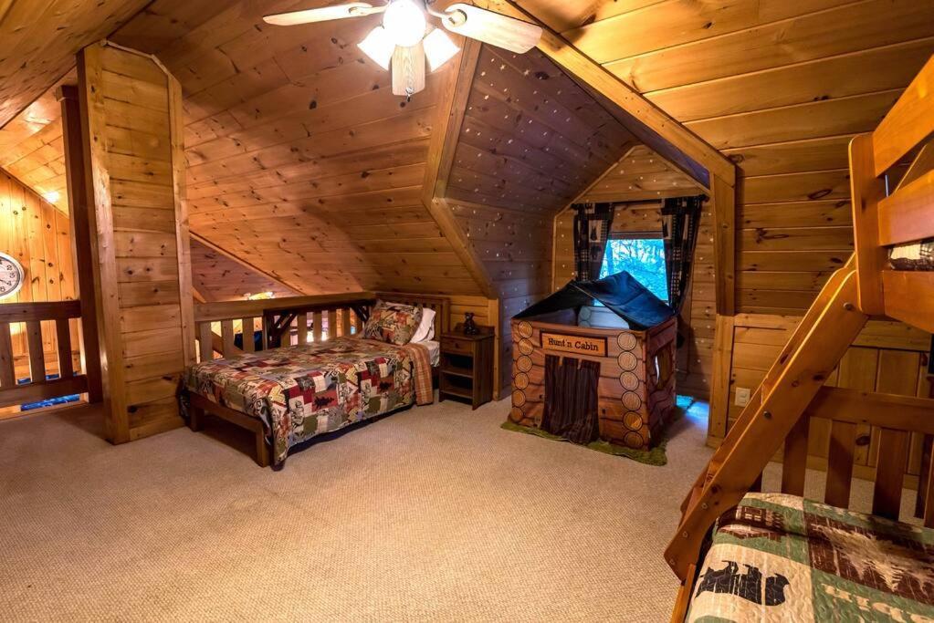 Holiday home Private Creekside Cabin+hot Tub,pool Table, & Pets Ellijay