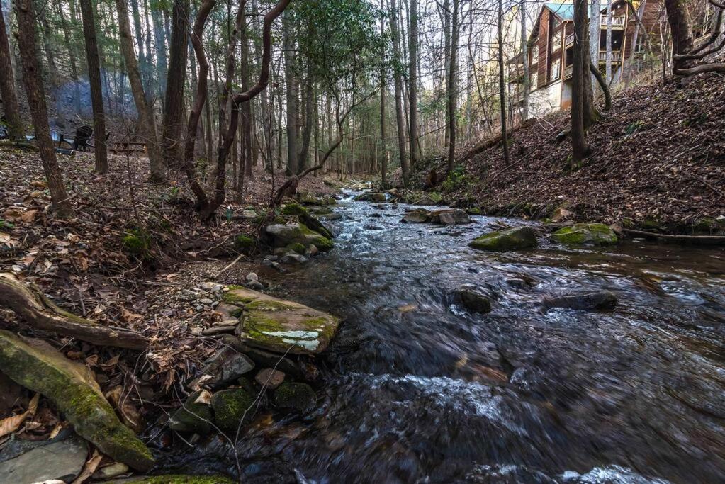 Private Creekside Cabin+hot Tub,pool Table, & Pets * Ellijay