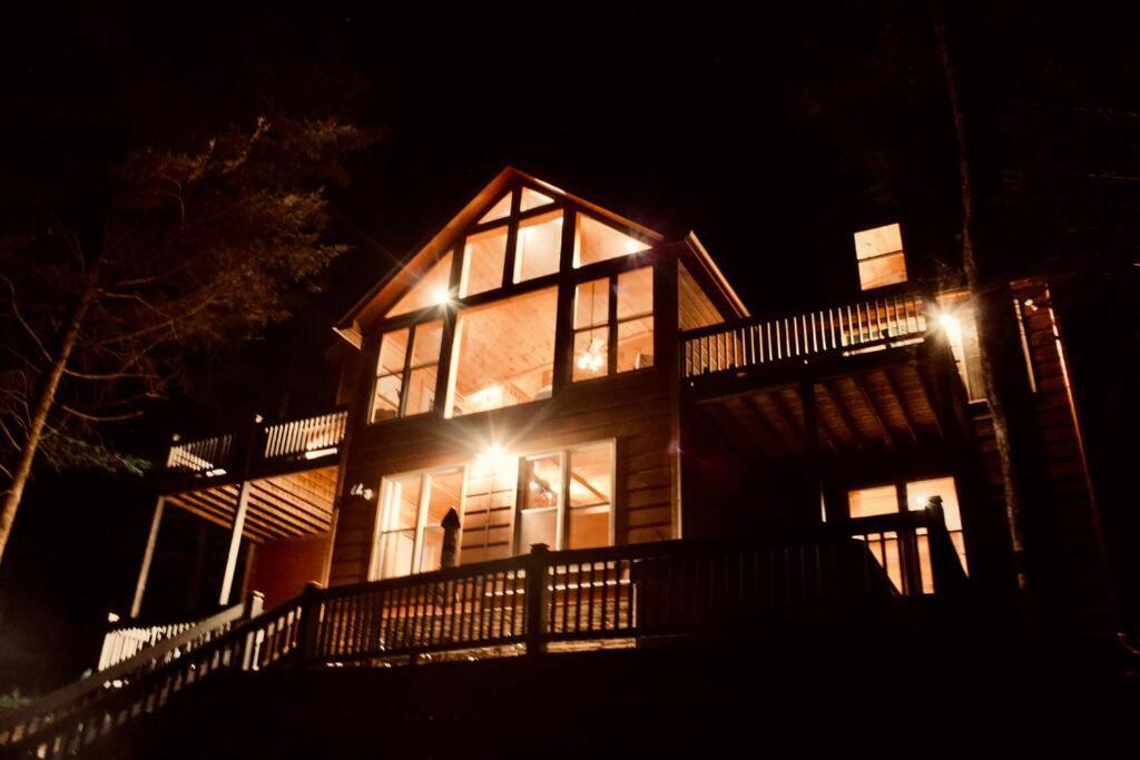 Private Creekside Cabin+hot Tub,pool Table, & Pets