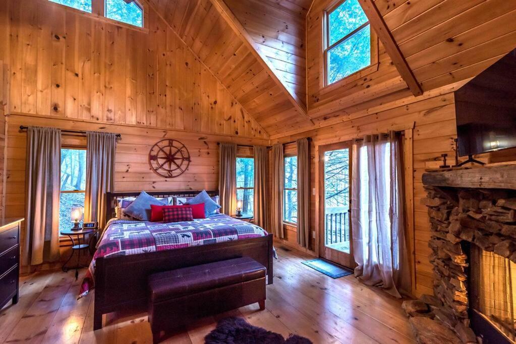 Holiday home Private Creekside Cabin+hot Tub,pool Table, & Pets Ellijay