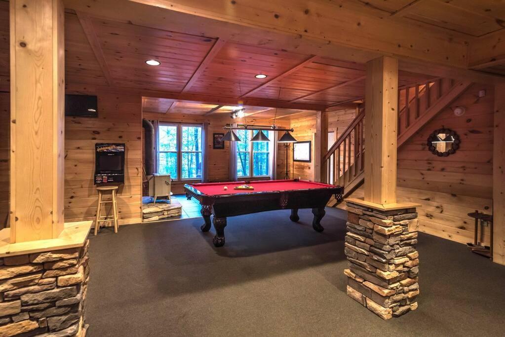 Holiday home Private Creekside Cabin+hot Tub,pool Table, & Pets *