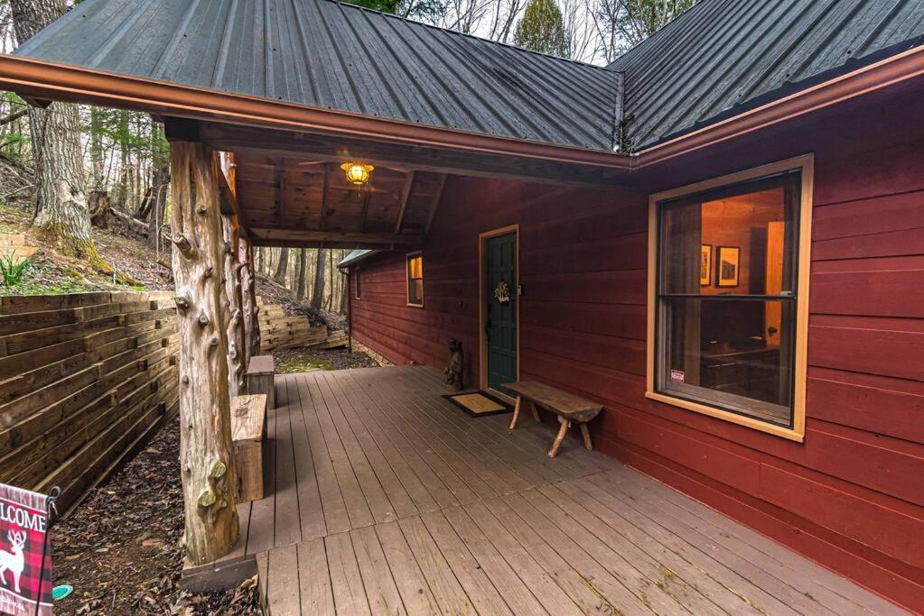 Private Creekside Cabin+hot Tub,pool Table, & Pets Holiday home Ellijay