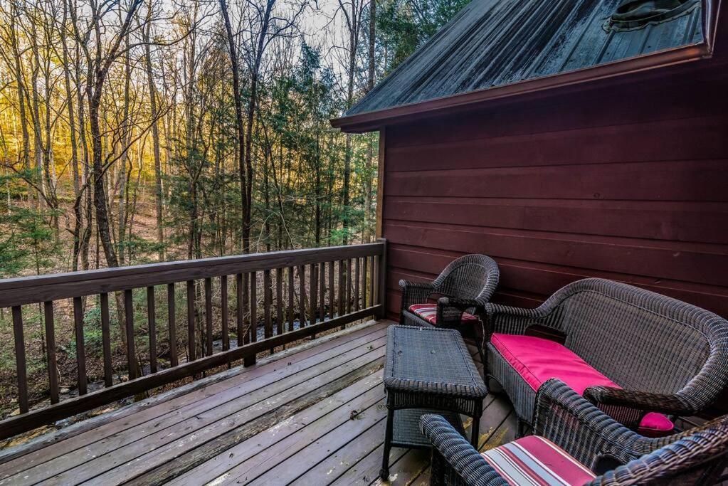 Private Creekside Cabin+hot Tub,pool Table, & Pets * Ellijay