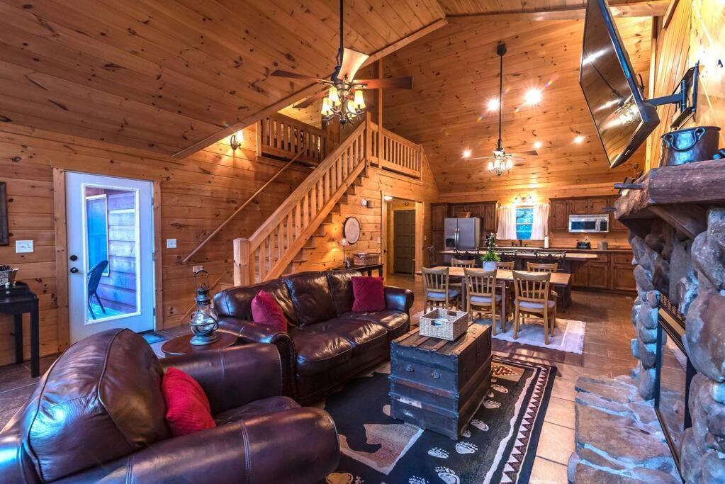 Private Creekside Cabin+hot Tub,pool Table, & Pets * Ellijay